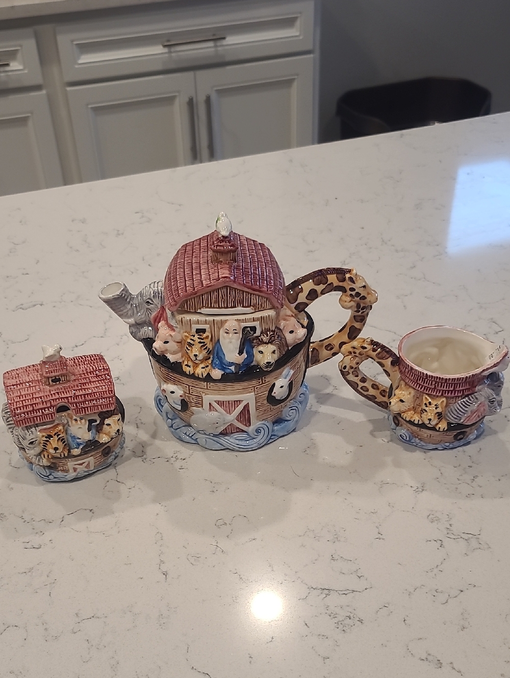 Wang's International Noah's Art Tea Set-pristine Condition
